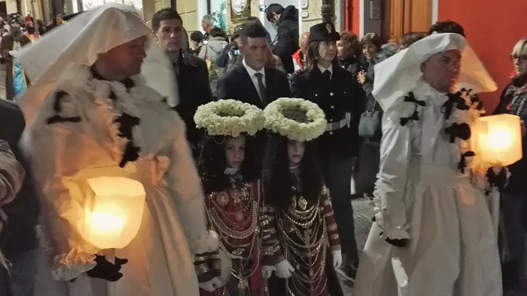 Is Varonis durante la processione del Venerdì Santo a Iglesias (foto mia, potete usarla se linkate questo articolo)