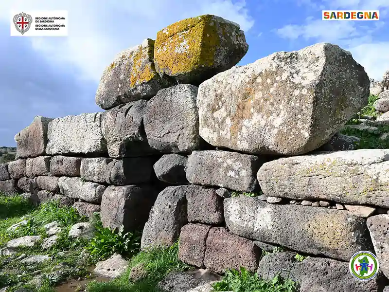 Tomba dei giganti Sa Domu e s'Orcu a Siddi | in Sardegna con Dani