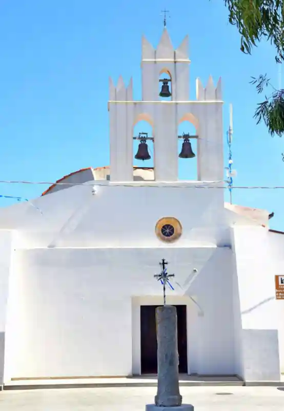 Chiesa della Madonna di Monserrato a Girasole (foto dalla brochure dell'evento) | In Sardegna con Dani