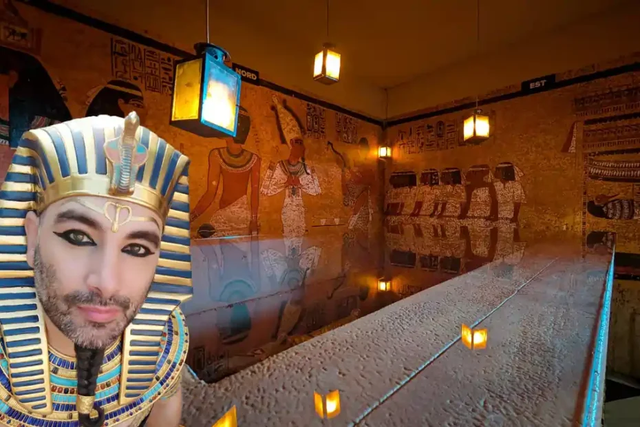 Daniele Puddu alla mostra di Tutankhamon a Cagliari, nella riproduzione della tomba del faraone | In Sardegna con Dani
