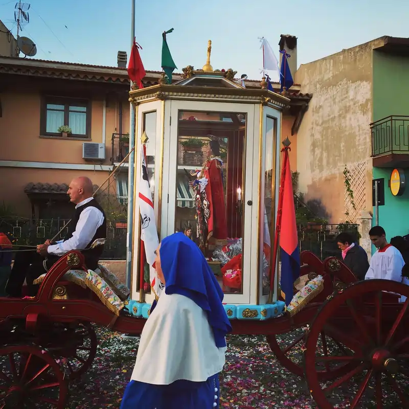 Sant'Efisio in processione per le vie di Pula | In Sardegna con Dani