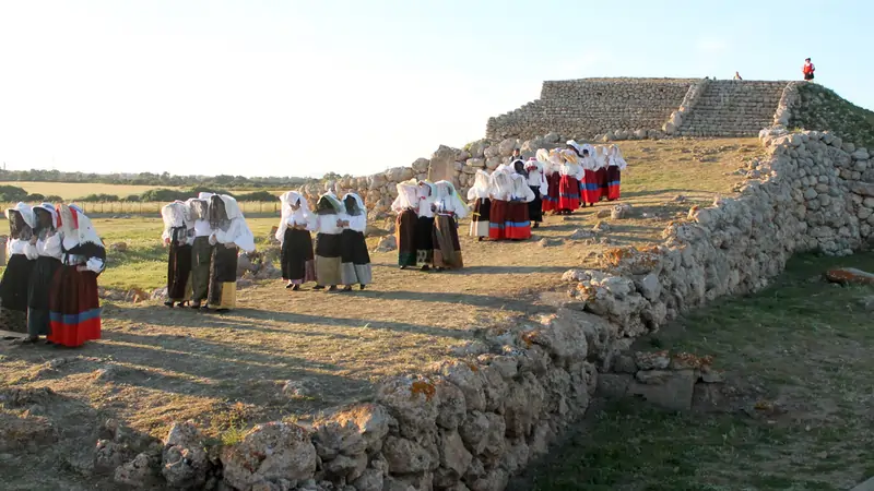 Cavalcata Sarda a Monte d'Accoddi | In Sardegna con Dani