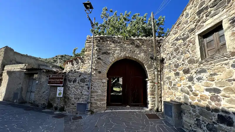 Scorcio del centro storico di Genuri | In Sardegna Con Dani
