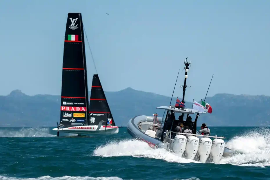 Coppa America Cagliari 2026, Luna Rossa si allena in Sardegna per la Louis Vuitton | In Sardegna con Dani