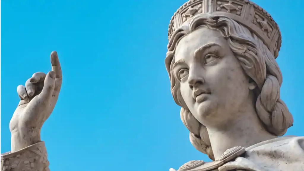 Statua di Eleonora d'Arborea a Oristano, visitabile per Monumenti Aperti | In Sardegna con Dani