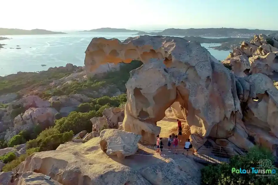 Visita alla roccia dell'orso a Palau | In Sardegna con Dani
