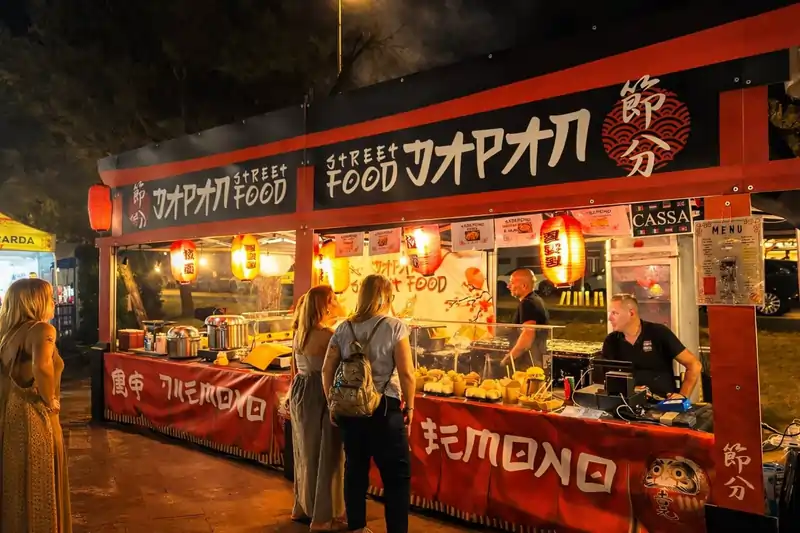 Stand street food giapponese alla festa del gusto | In Sardegna con Dani