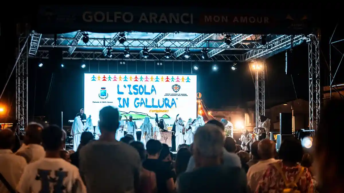 L’Isola in Gallura 2026 a Golfo Aranci: scopri il programma della sfilata delle maschere tradizionali del 19 e 20 agosto!